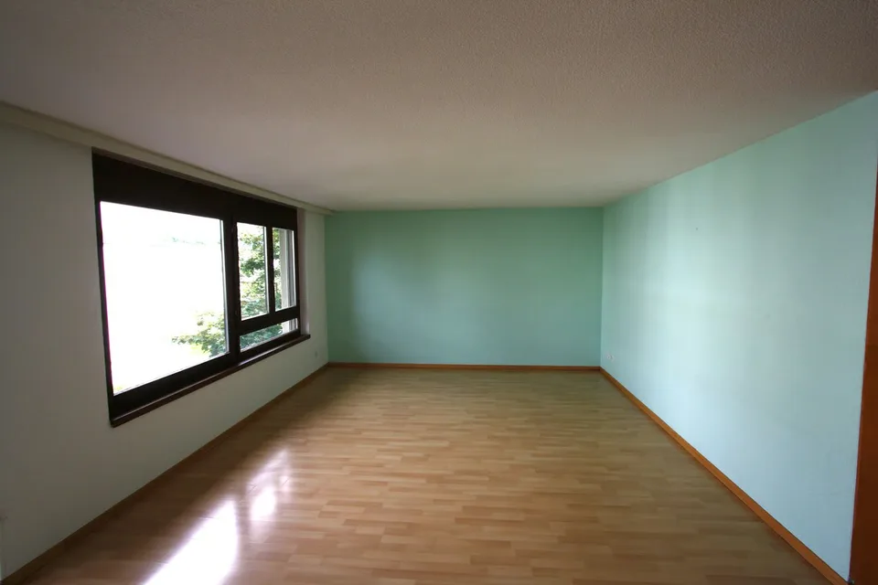Geräumige 4.5-Zimmer-Wohnung mit Balkon in Münchenbuchsee