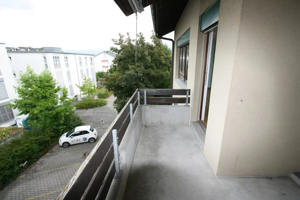 Geräumige 4.5-Zimmer-Wohnung mit Balkon in Münchenbuchsee