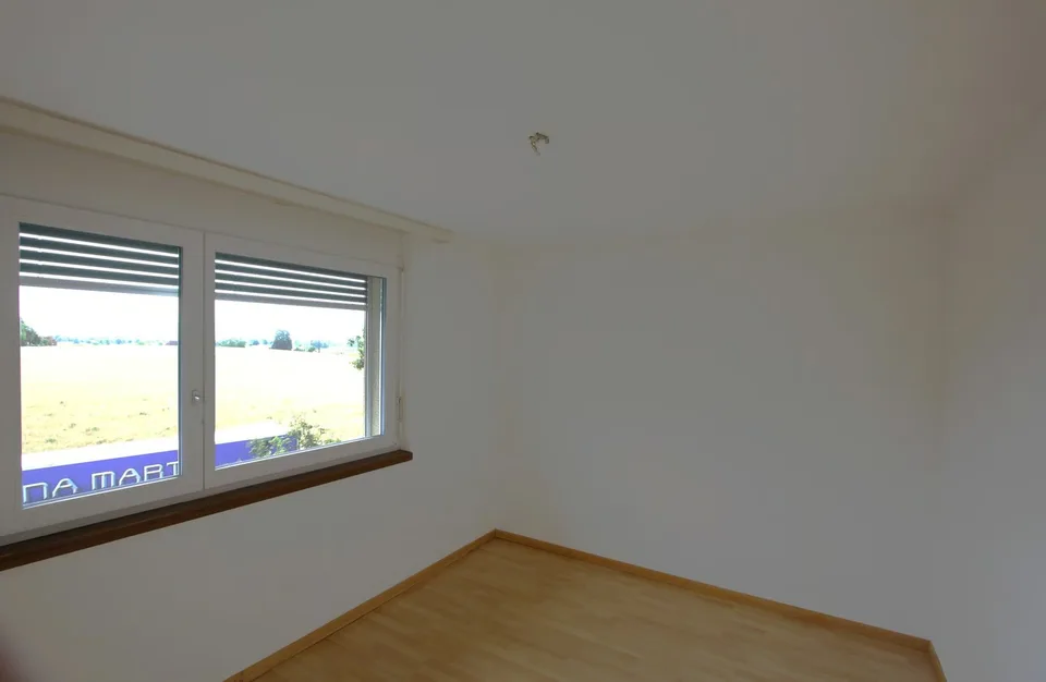 Geräumige 4.5-Zimmer-Wohnung mit Balkon in Münchenbuchsee