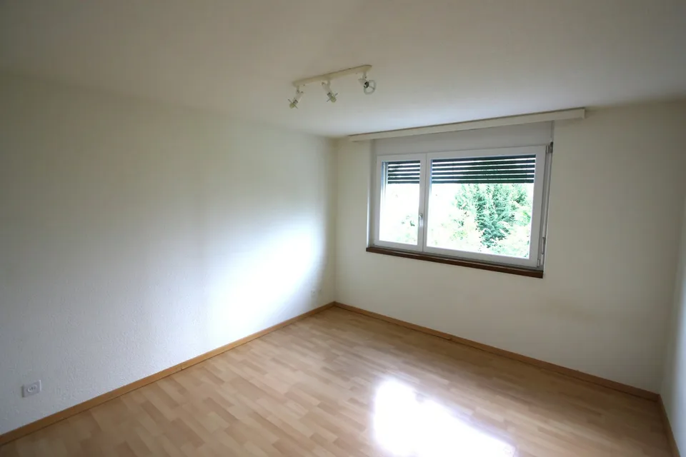 Geräumige 4.5-Zimmer-Wohnung mit Balkon in Münchenbuchsee