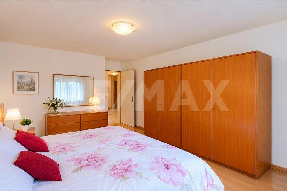 Charmante 4.5-Zimmer-Eigentumswohnung mit Balkon in der historischen Altstadt von Lenzburg – Foto 6 von 9