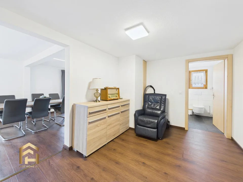 Sonnige 3.5-Zimmerwohnung mit freier Sicht ins Rhonetal – Foto 8 von 13