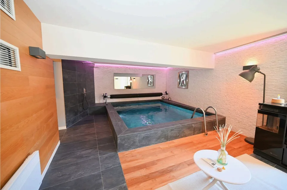 Stilvolle Villa mit privatem Spa & Pool mit Blick auf den See – Foto 12 von 17