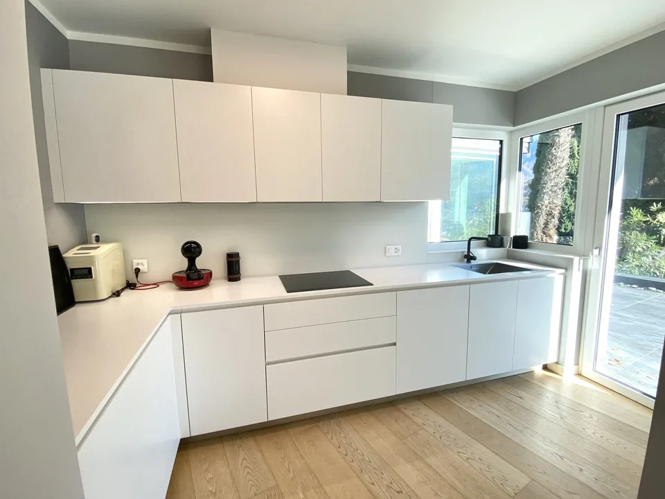 Stilvolle Villa mit privatem Spa & Pool mit Blick auf den See – Foto 6 von 17