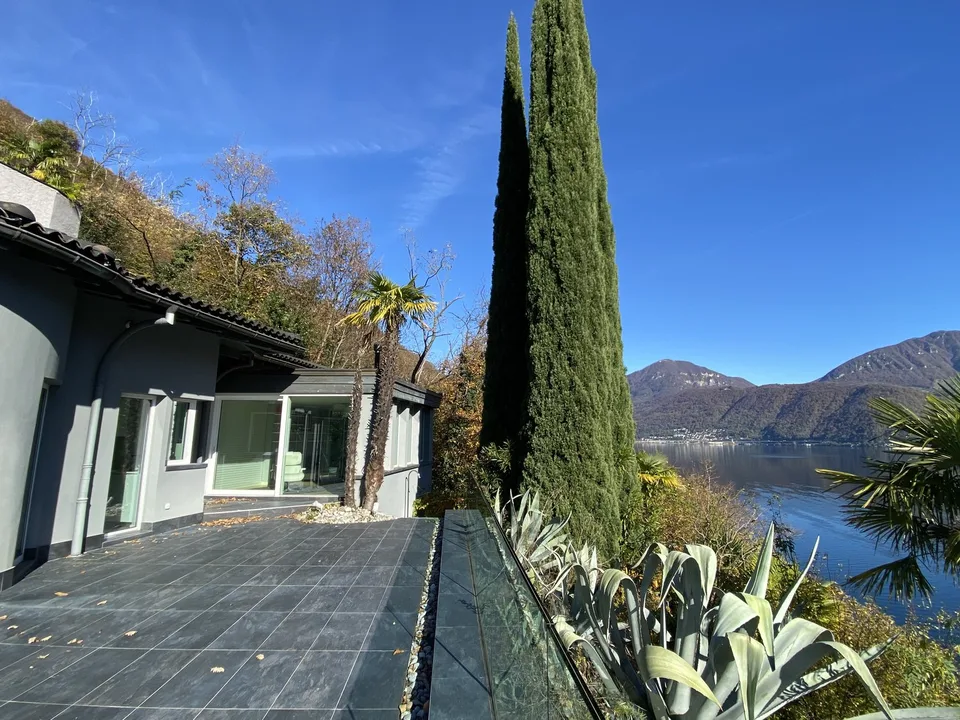Stilvolle Villa mit privatem Spa & Pool mit Blick auf den See – Foto 16 von 17