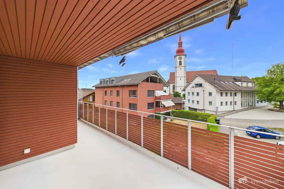 Jewel in the Heart of Auw – photo 6 of 8
