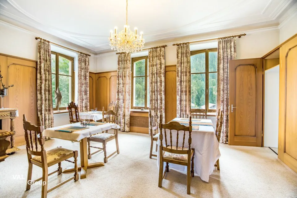 Ex hotel con un potenziale straordinario in una posizione da sogno con vista mozzafiato nel Lötschental