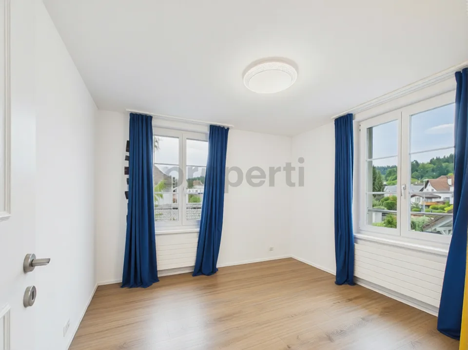 Rénovation de base 2015, beaucoup d'espace pour toute la famille et jardin ensoleillé avec pergola