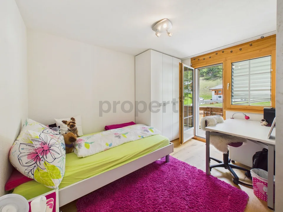 Doppelgarage plus 3 Aussenparkplätze, gemütlicher Kamin und fantastisches Bergpanorama – Foto 8 von 30