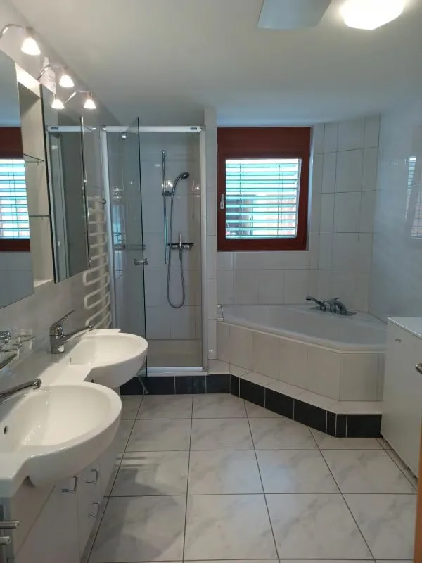 Helle Duplex-Wohnung im Dachgeschoss