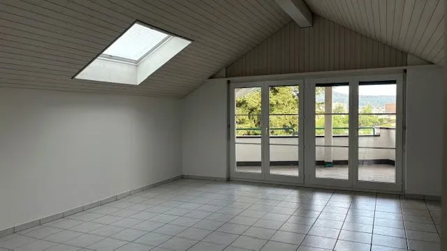 Arrivare, sentirsi a casa – 4,5 stanze con camino e balcone