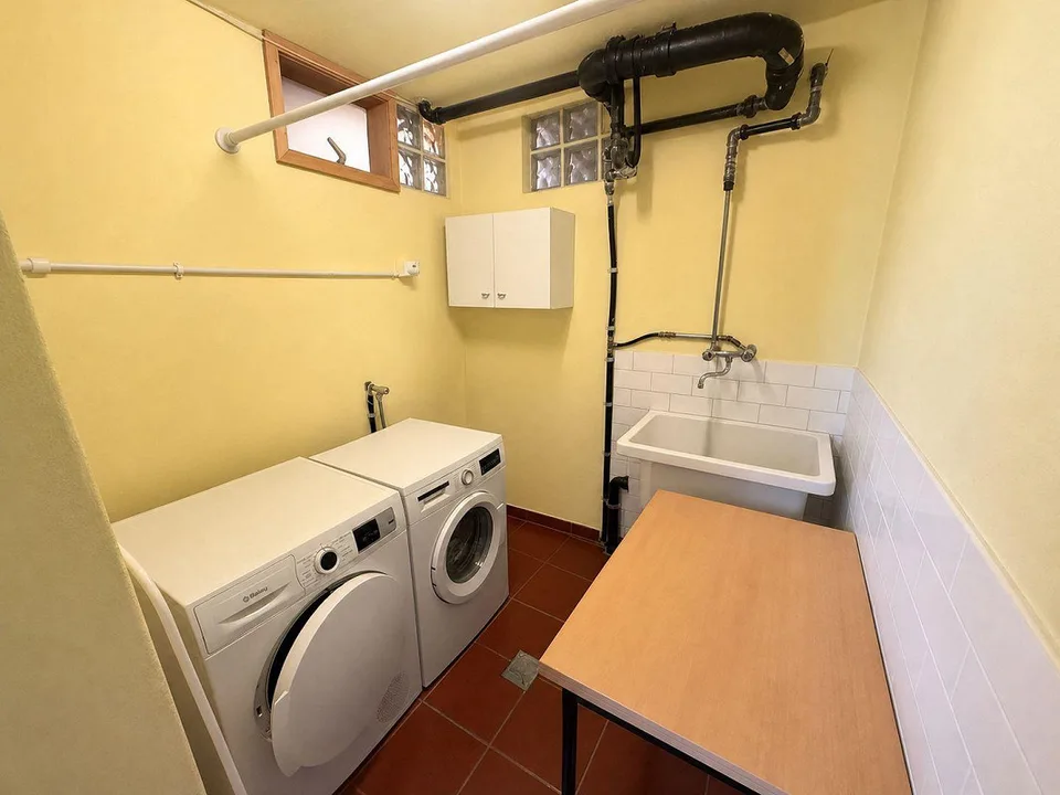 Casa plurifamiliare con 3 unità abitative nel centro storico di Melano – foto 15 di 16