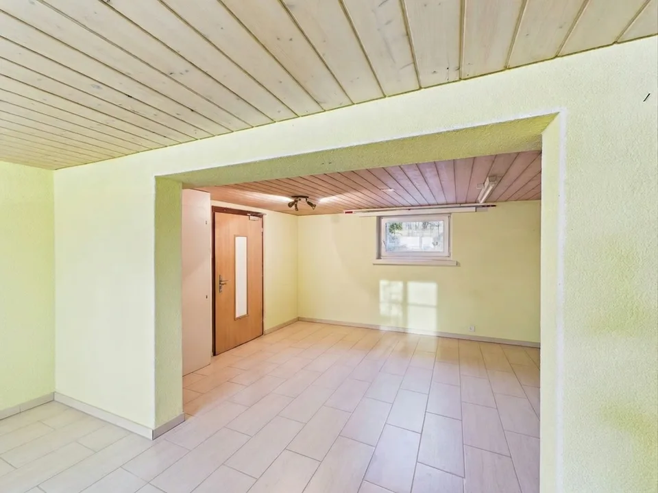 Grosszügiges Mehrgenerationenhaus mit Studio/Gewerbe & traumhaftem Familiengarten – Foto 6 von 12