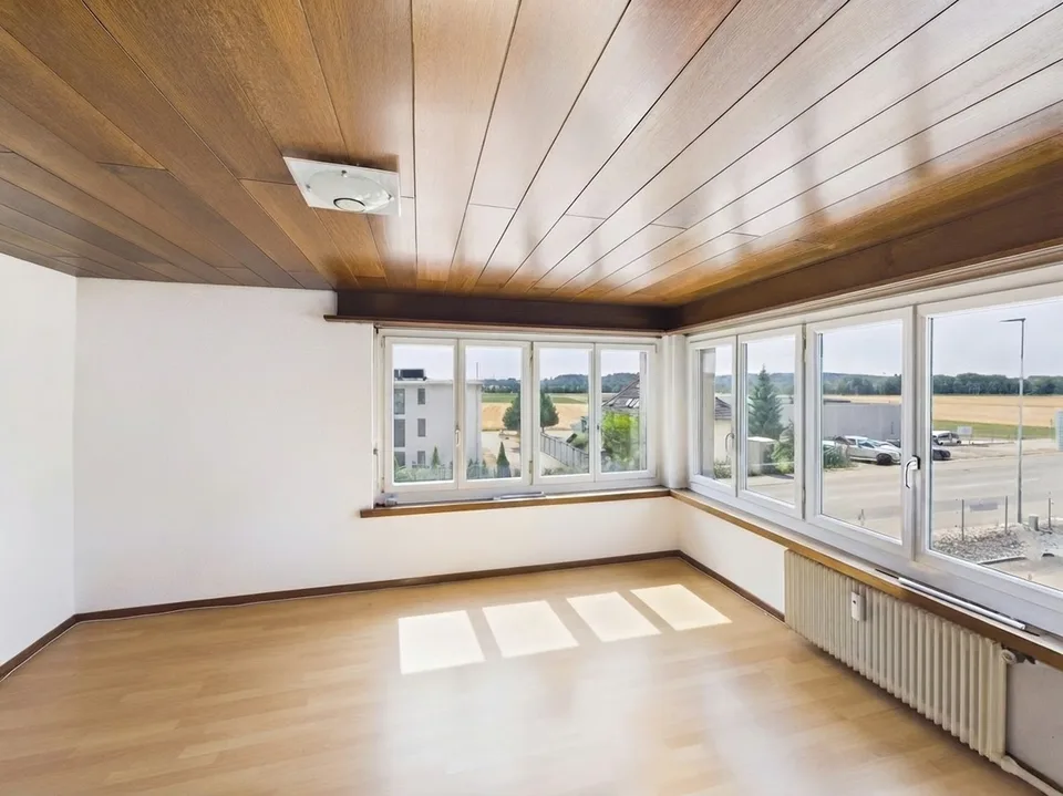 Grosszügiges Mehrgenerationenhaus mit Studio/Gewerbe & traumhaftem Familiengarten – Foto 9 von 12