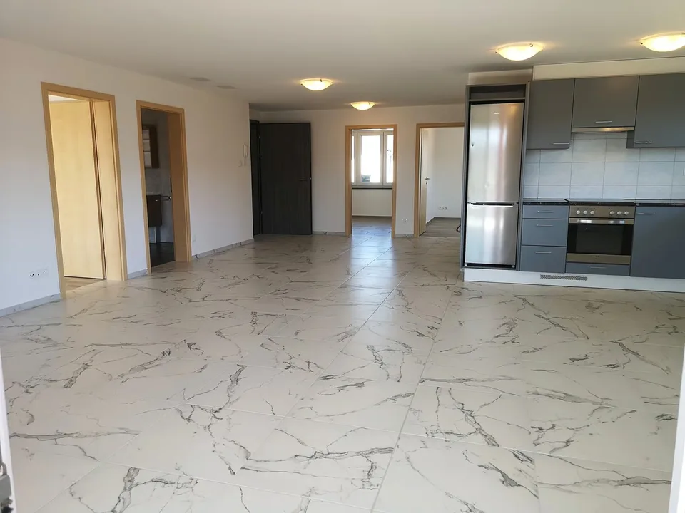 New apartment on the 1st floor with covered terrace, with a view.