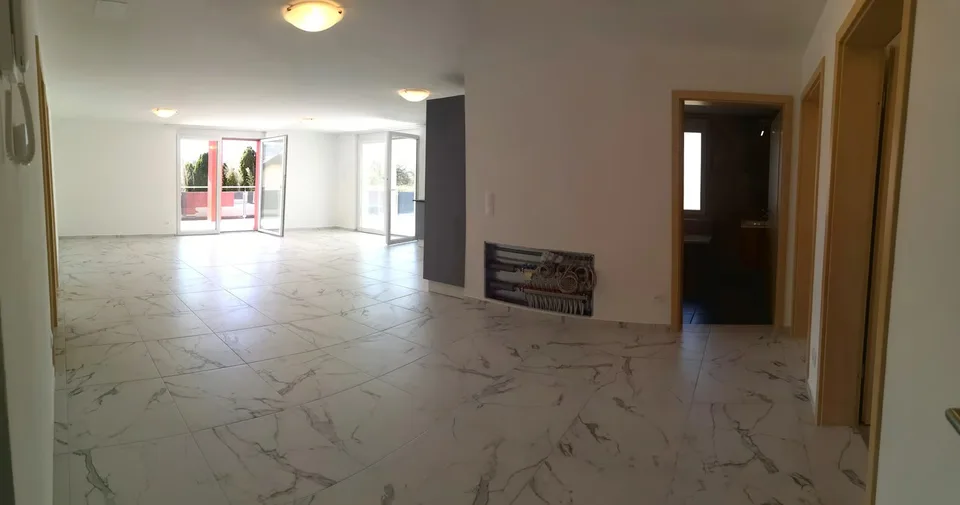 Magnificent 4.5 room apartment with terrace and veranda, 200m2 garden optional