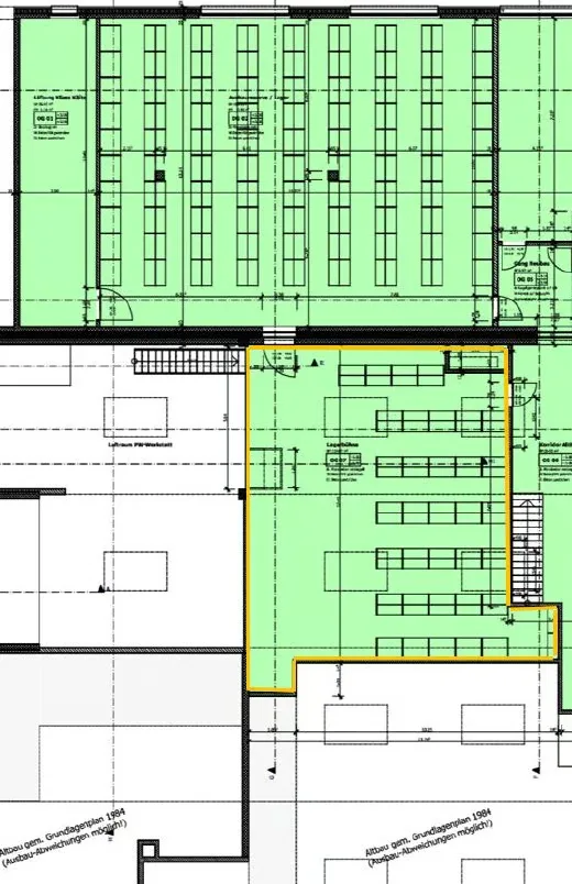 Espace d'entrepôt/production avec plateforme de stockage et grande porte dans un emplacement central – photo 10 sur 10