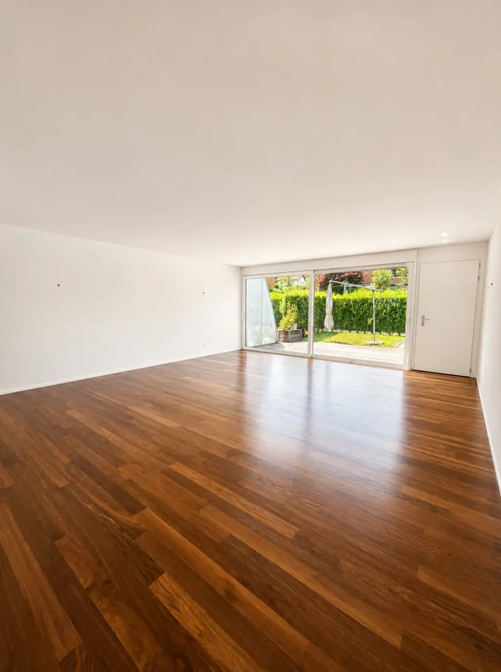 Traumhaftes Wohnen mit luxuriösem Ausbau! 1 grosses Schlafzimmer im OG, Rest offen gestaltet