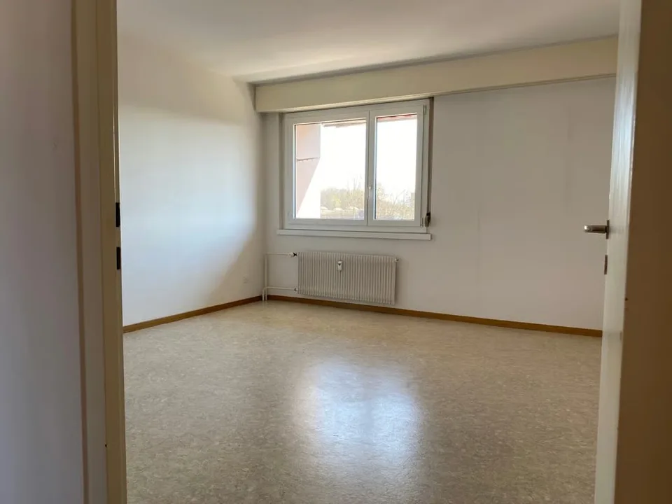 Appartamento di 3.5 locali con balcone / 3° piano SENZA ascensore