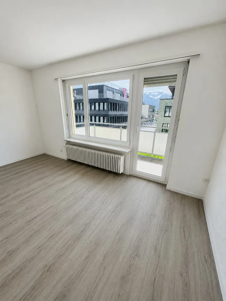Appartamento di 4 locali con balcone / 4° piano con ascensore – foto 4 di 9