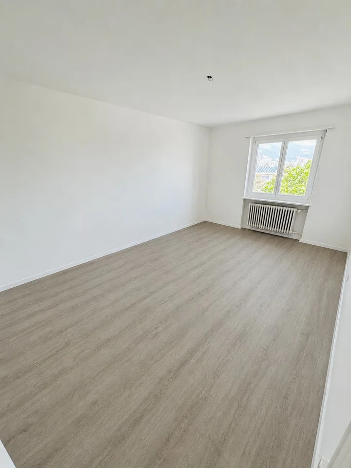 Appartamento di 4 locali con balcone / 4° piano con ascensore – foto 9 di 9