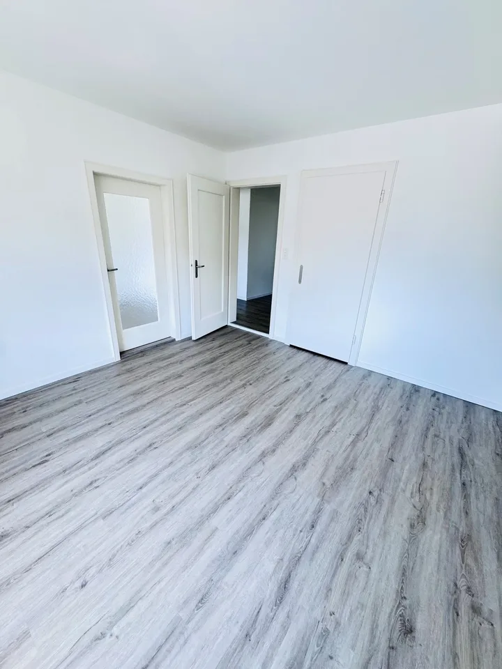 Appartamento di 4 locali con balcone / 4° piano con ascensore – foto 6 di 9