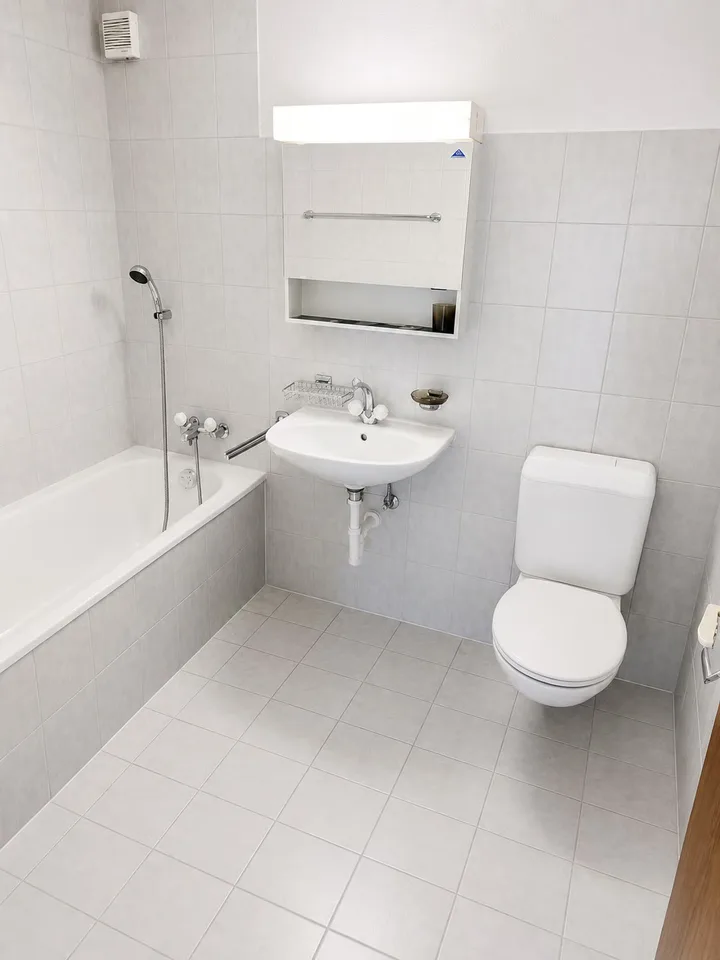 Geräumige 5.5-Zimmer-Wohnung mit Balkon