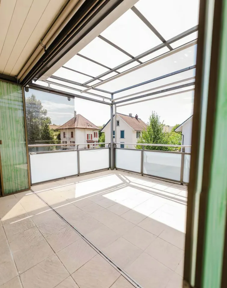 Helle 3.5-Zimmerwohnung mit Balkon und schöner Aussicht in Port – Foto 13 von 15