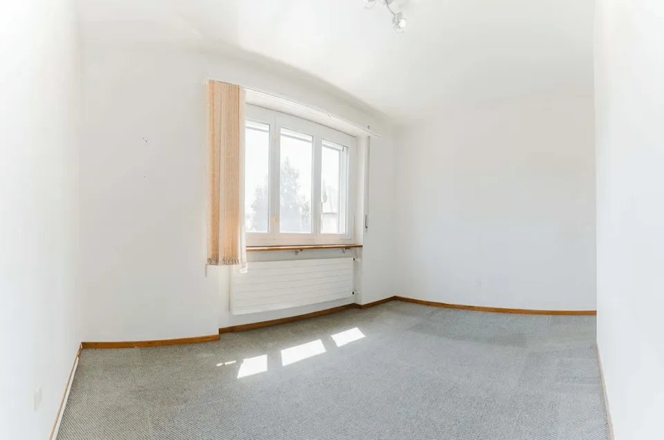 Helle 3.5-Zimmerwohnung mit Balkon und schöner Aussicht in Port – Foto 9 von 15