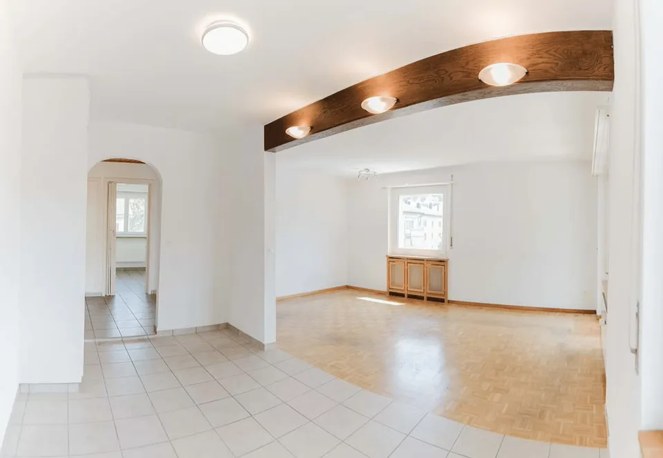 Helle 3.5-Zimmerwohnung mit Balkon und schöner Aussicht in Port – Foto 5 von 15