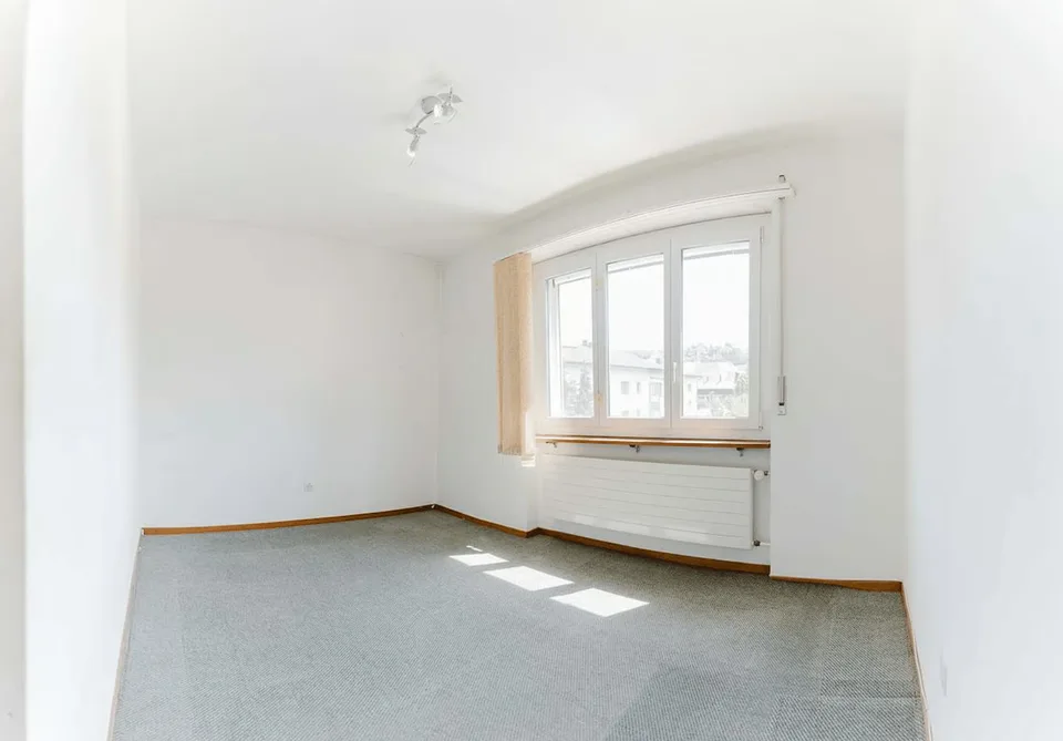 Helle 3.5-Zimmerwohnung mit Balkon und schöner Aussicht in Port – Foto 10 von 15