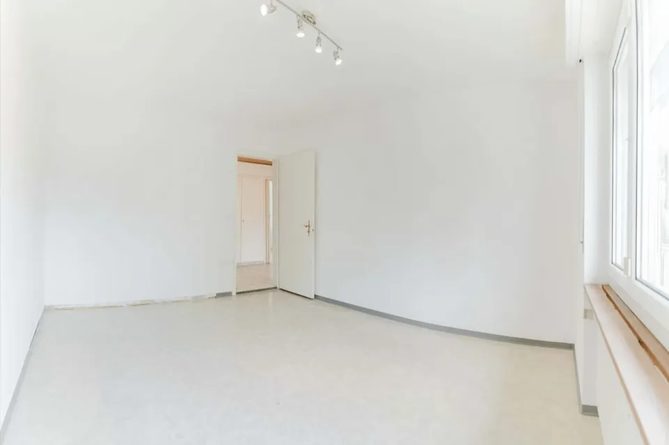 Helle 3.5-Zimmerwohnung mit Balkon und schöner Aussicht in Port – Foto 8 von 15