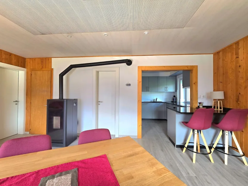 Appartamento ristrutturato con terrazza, vista mozzafiato e tanto sole a Eison (St-Martin) Val d’Hérens – foto 10 di 19