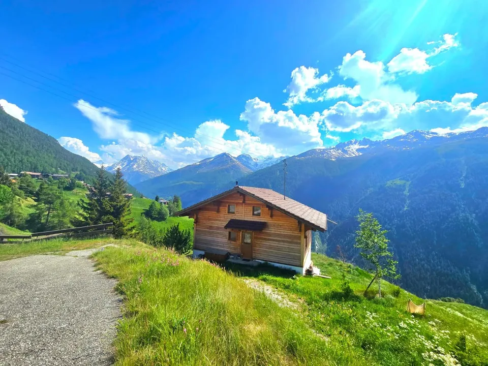 Appartamento ristrutturato con terrazza, vista mozzafiato e tanto sole a Eison (St-Martin) Val d’Hérens – foto 19 di 19