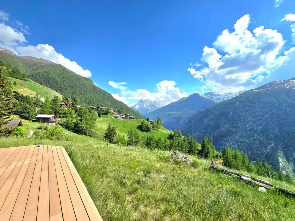Appartamento ristrutturato con terrazza, vista mozzafiato e tanto sole a Eison (St-Martin) Val d’Hérens – foto 2 di 19