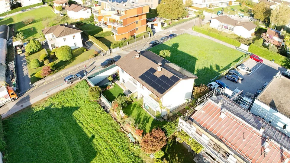 Casa bifamiliare con charme, luce e giardino – foto 21 di 21