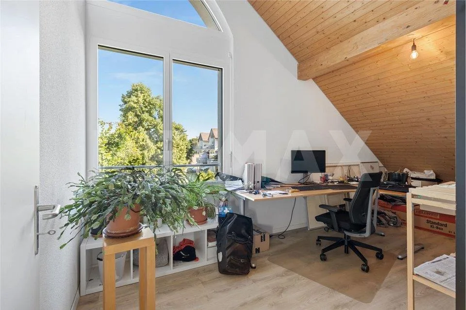 Grosszügige 4½-Zimmer Dachwohnung Licht, Weitsicht und Stil – Foto 5 von 13