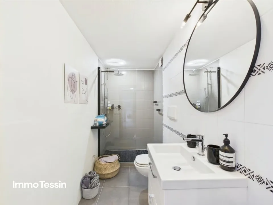 SECONDA CASA: Villa spaziosa con vista mozzafiato sul lago, posizione tranquilla e vicinanza al campo da golf di Lugano-Magliaso – foto 13 di 13