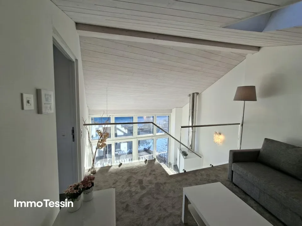 OPPORTUNITÀ: Elegante e lussuosamente ristrutturato edificio multifamiliare con 3 appartamenti in una posizione panoramica soleggiata e tranquilla – foto 9 di 13