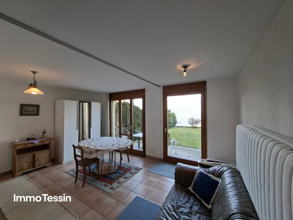 House with breathtaking 180-degree panoramic lake view of Lake Maggiore, terrace, garden, and direct access – photo 10 of 13