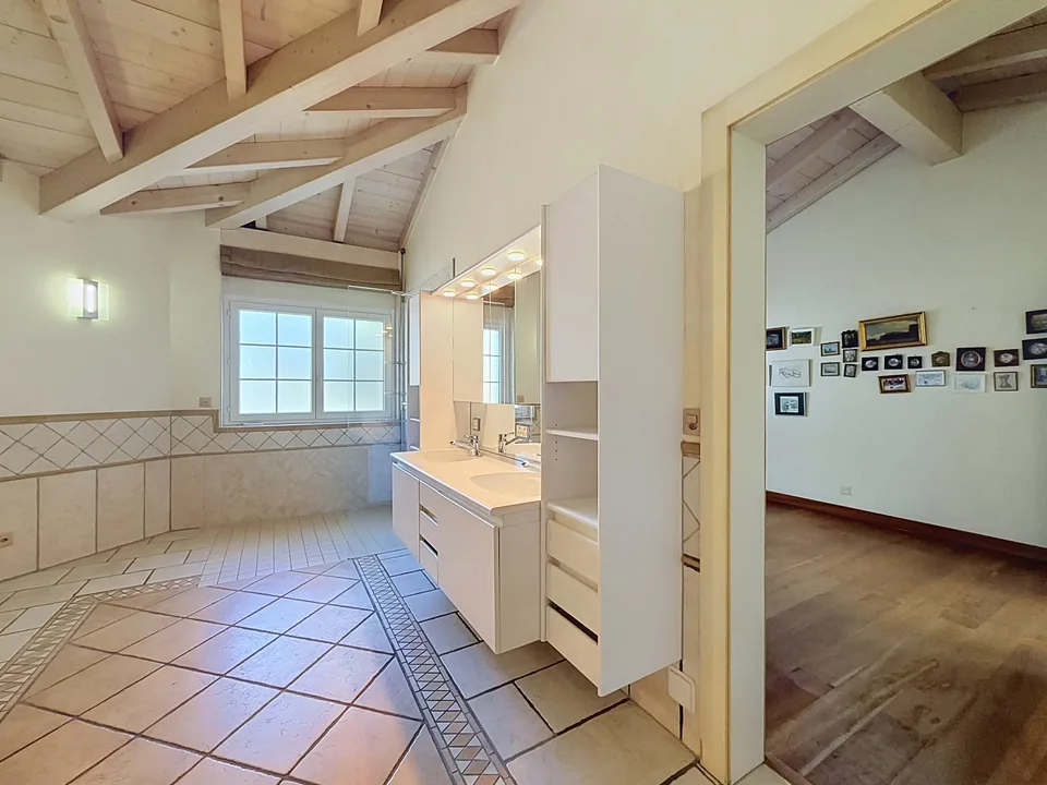 Villa di carattere con piscina riscaldata e giardino privato – foto 9 di 13