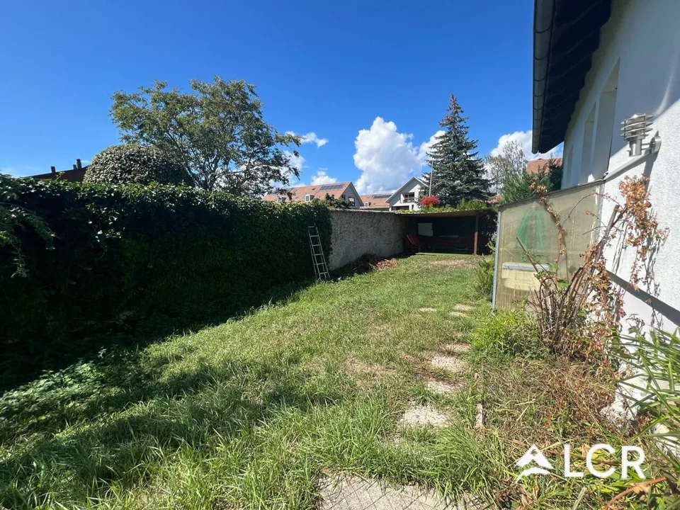Beautiful individual house with 6 rooms / 4 bedrooms / 2 bathrooms / 3 parking spaces / electric charging station