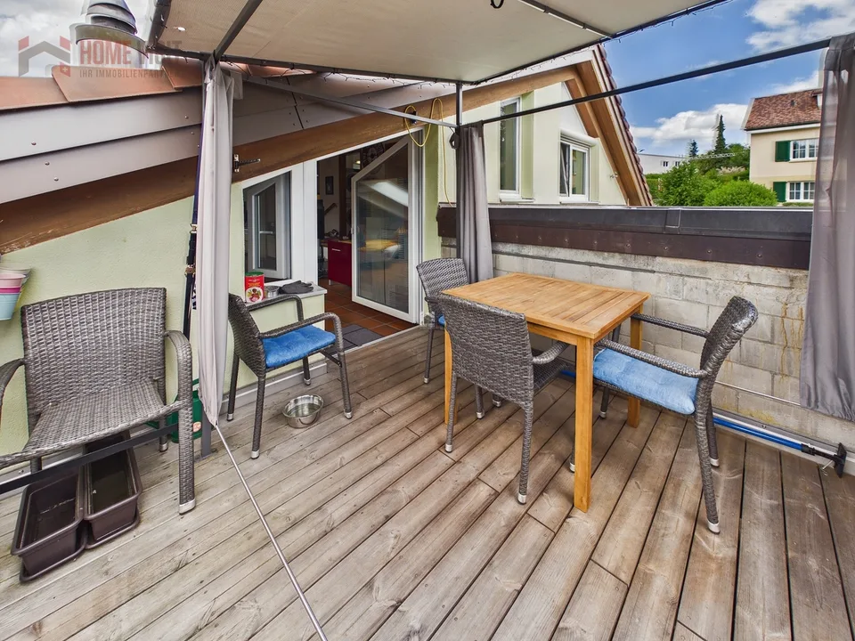 Charming 3.5-room attic apartment with terrace & beautiful views