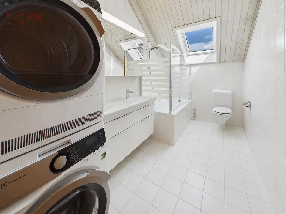 Charming 3.5-room attic apartment with terrace & beautiful views