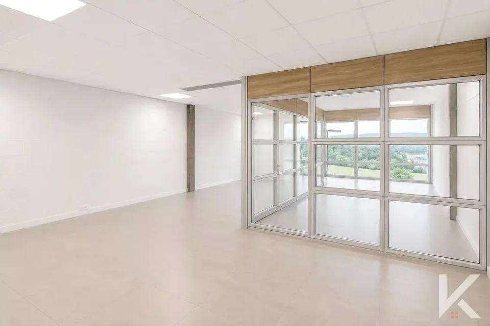 Bureau idéalement situé à Monthey – photo 4 sur 12
