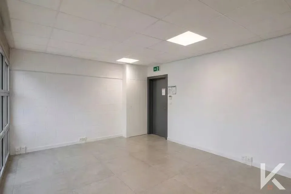 Bureau idéalement situé à Monthey – photo 6 sur 12