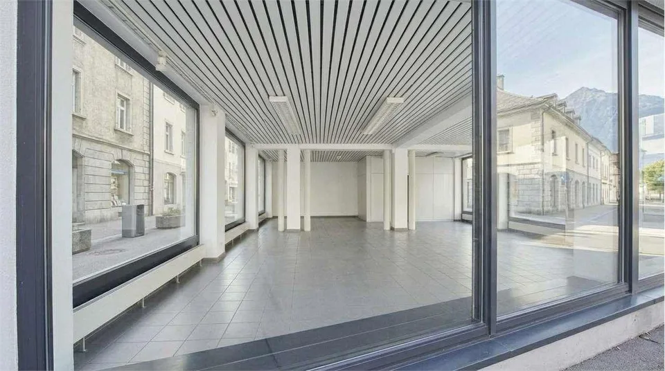 Espace commercial avec excellente visibilité au cœur de Bellinzone – photo 2 sur 6