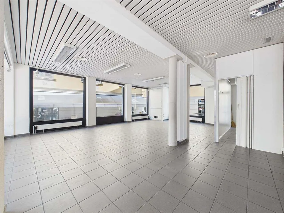 Espace commercial avec excellente visibilité au cœur de Bellinzone – photo 5 sur 6