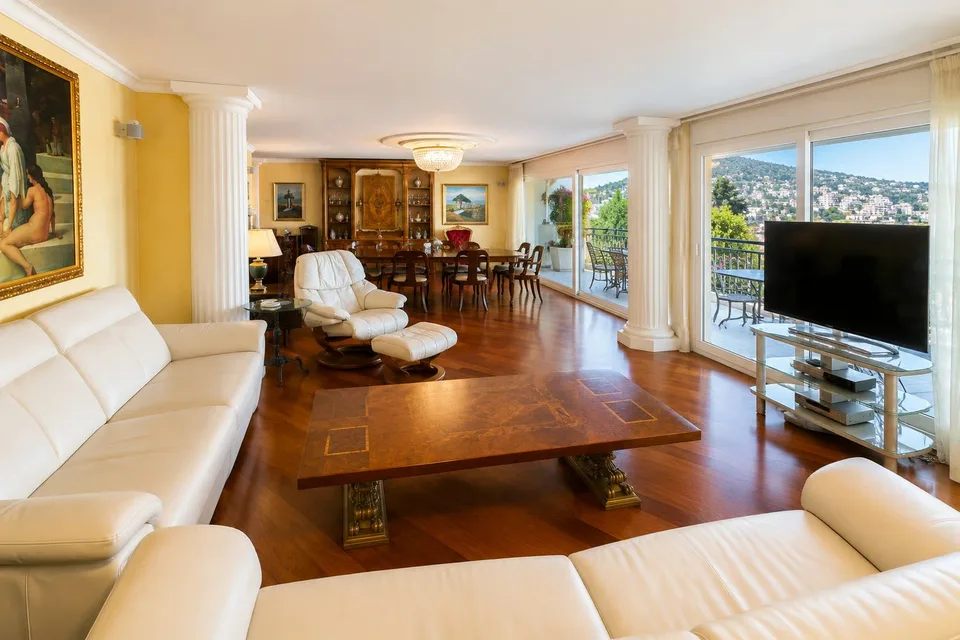 Pregassona – Elegante 7-Zimmer-Wohnung mit Terrasse, Pool und Wellnessbereich – Foto 2 von 7