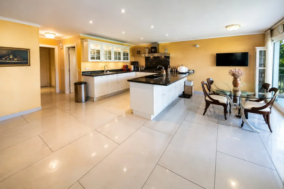 Pregassona – Elegante 7-Zimmer-Wohnung mit Terrasse, Pool und Wellnessbereich – Foto 5 von 7